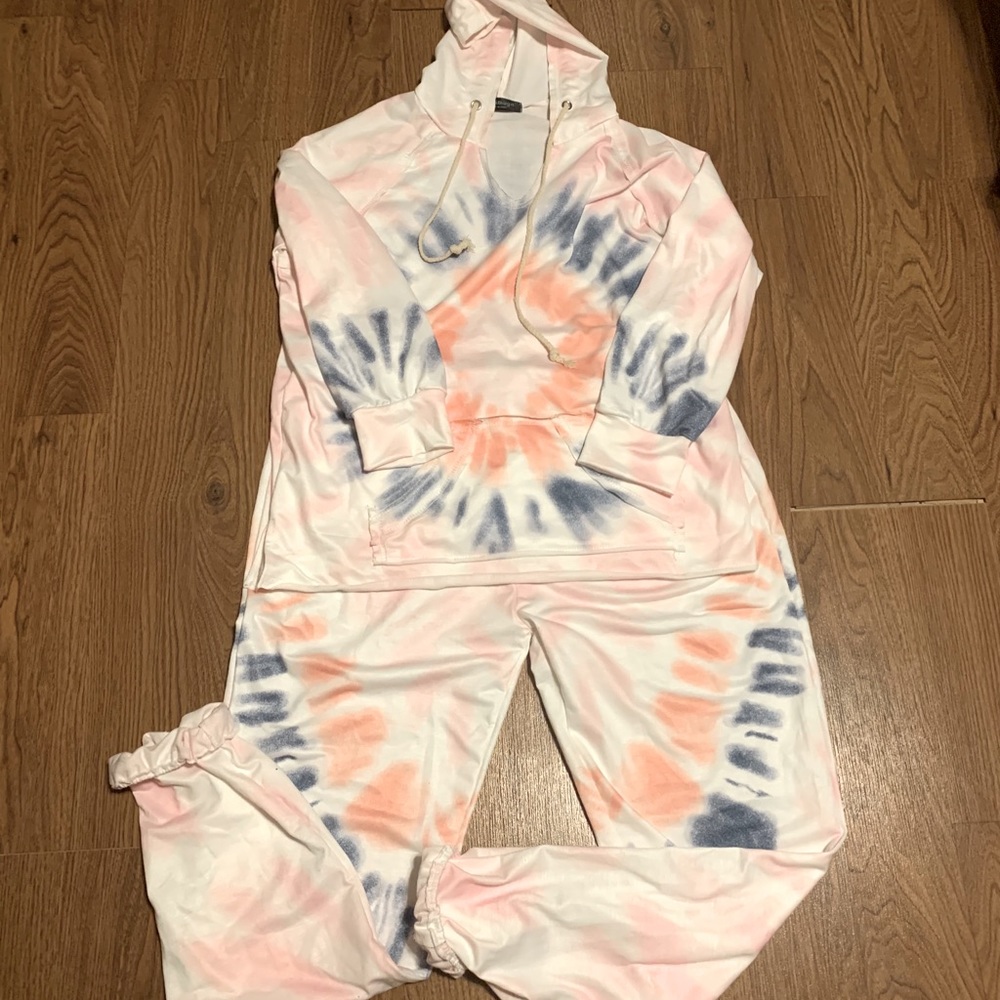 Tie dye jogger set- XXL but fits like XL